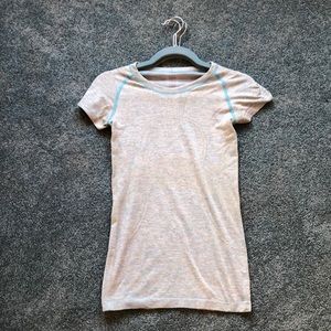 Lululemon turquoise swiftly tech short sleeve sz 4